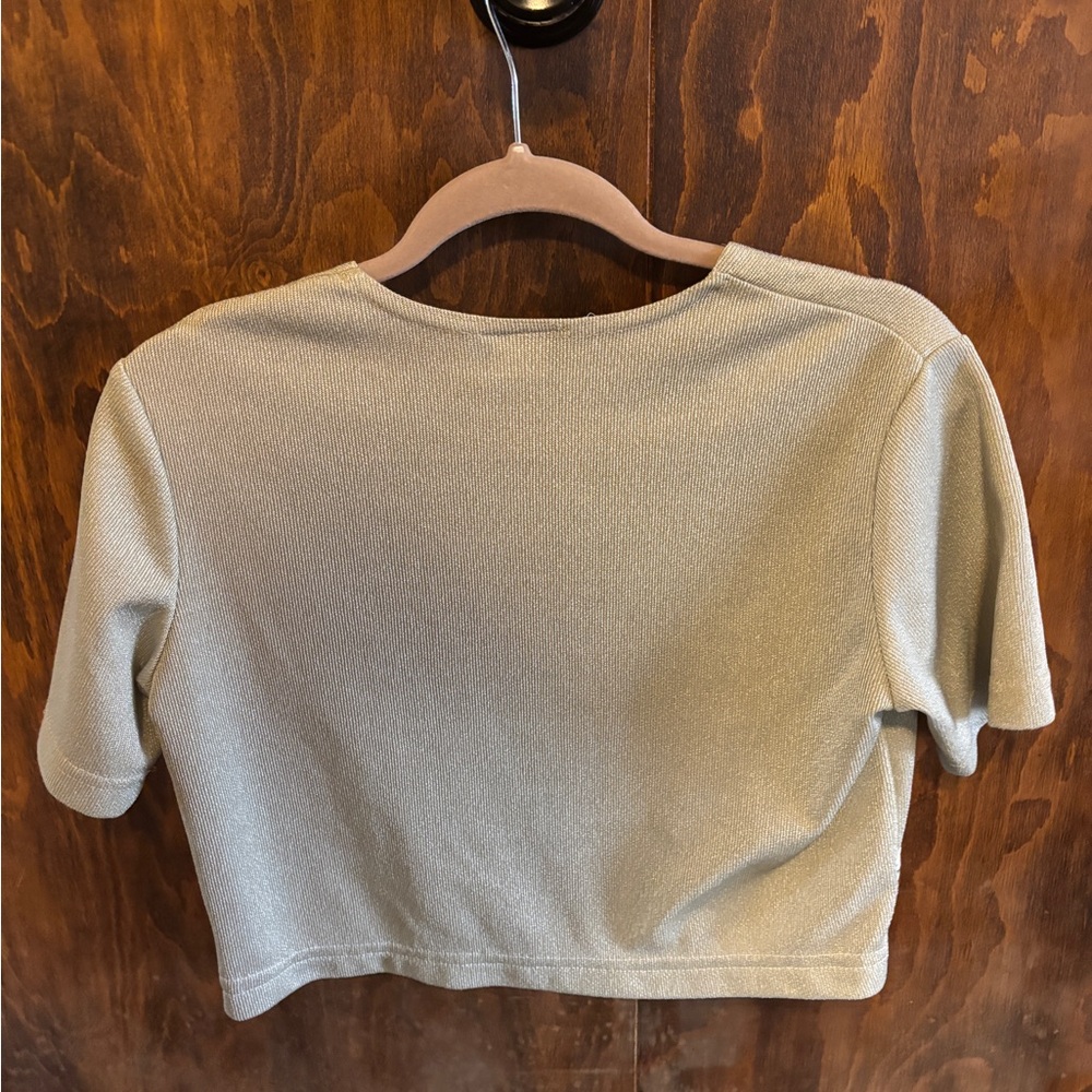 Green button top - Picture 2 of 3